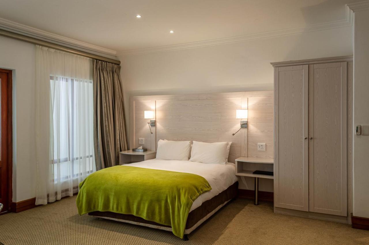 Val Du Charron Wine & Leisure Estate Hotel Wellington Exterior photo