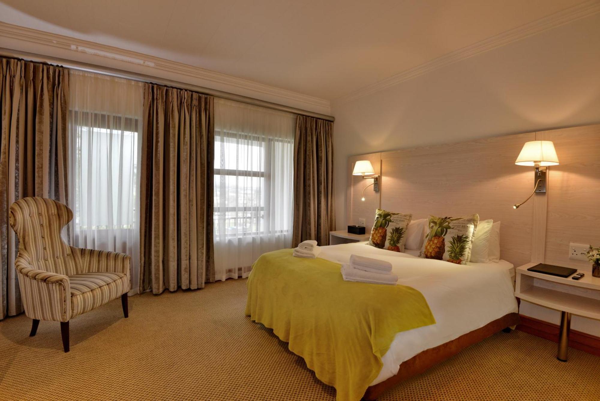 Val Du Charron Wine & Leisure Estate Hotel Wellington Exterior photo