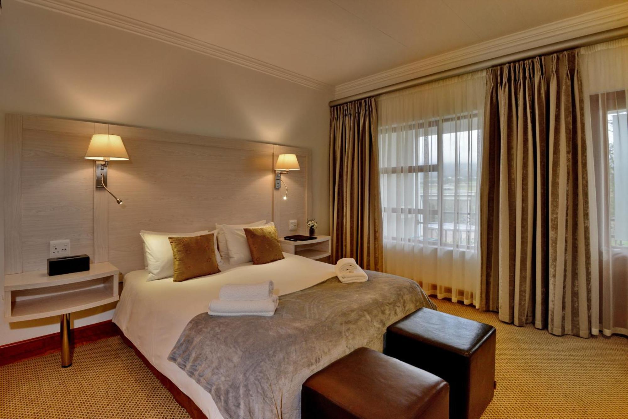 Val Du Charron Wine & Leisure Estate Hotel Wellington Exterior photo